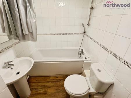 3 bedroom Terraced House to let in Churchward Gardens, Hedge End, Southampton, SO30