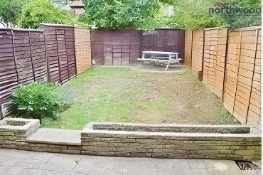 3 bedroom Terraced House to let in Churchward Gardens, Hedge End, Southampton, SO30
