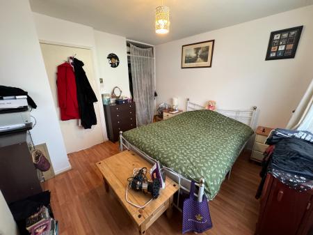 1 bedroom Ground floor flat to let in Brunel Road, SO15