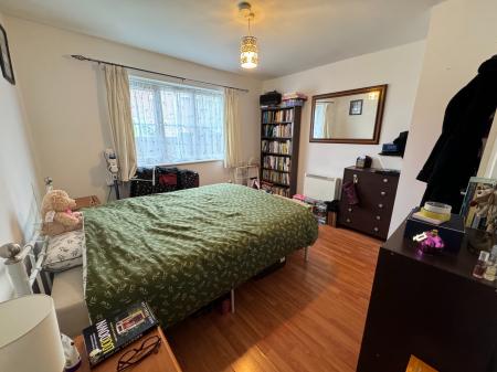 1 bedroom Ground floor flat to let in Brunel Road, SO15