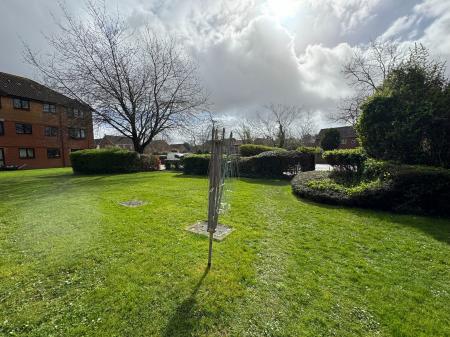 1 bedroom Ground floor flat to let in Brunel Road, SO15