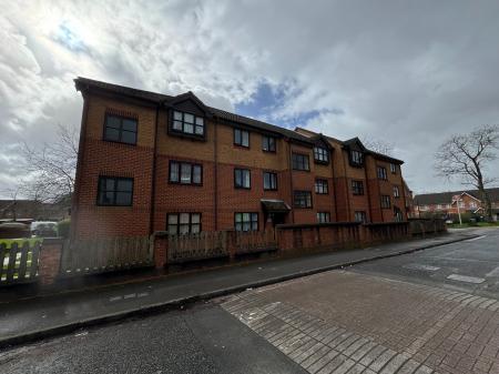 1 bedroom Ground floor flat to let in Brunel Road, SO15
