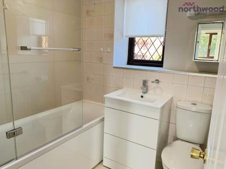 3 bedroom Semi-detached house to let in Conference Drive, Locks Heath, SO31
