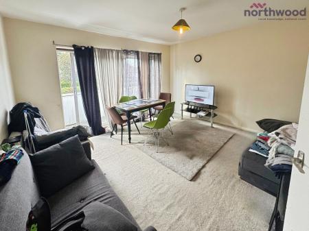 2 bedroom Flat to let in Kings Way, Eastleigh, SO53