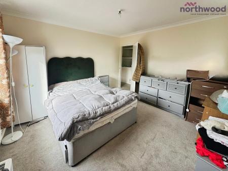 2 bedroom Flat to let in Kings Way, Eastleigh, SO53