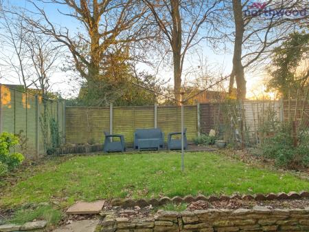 2 bedroom Semi-detached house to let in Monnow Gardens, West End, SO18