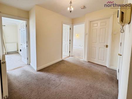2 bedroom Flat to let in Pacific Close, SO14