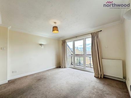 2 bedroom Flat to let in Pacific Close, SO14