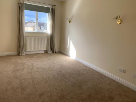 2 bedroom Flat to let in Pacific Close, SO14