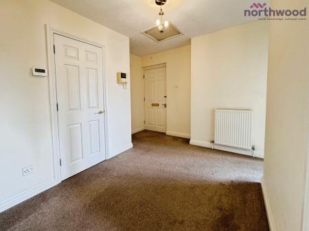 2 bedroom Flat to let in Pacific Close, SO14