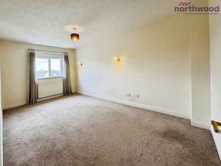 2 bedroom Flat to let in Pacific Close, SO14