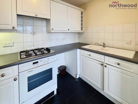 2 bedroom Flat to let in Pacific Close, SO14