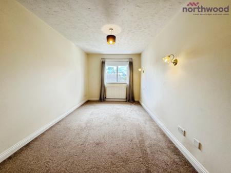 2 bedroom Flat to let in Pacific Close, SO14