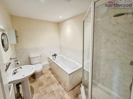 2 bedroom Flat to let in Pacific Close, SO14
