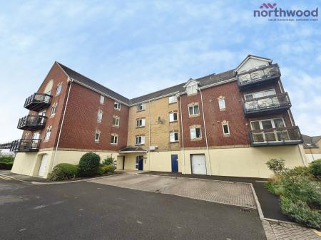 2 bedroom Flat to let in Pacific Close, SO14