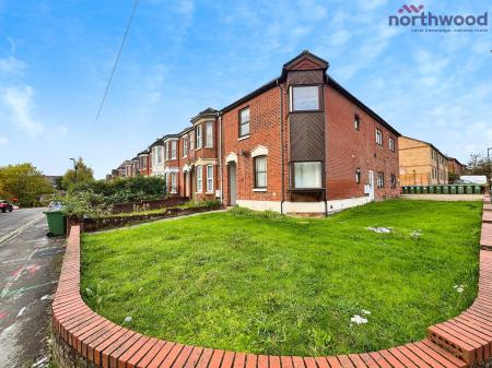 1 bedroom Studio flat to let in Portswood Road, SO17