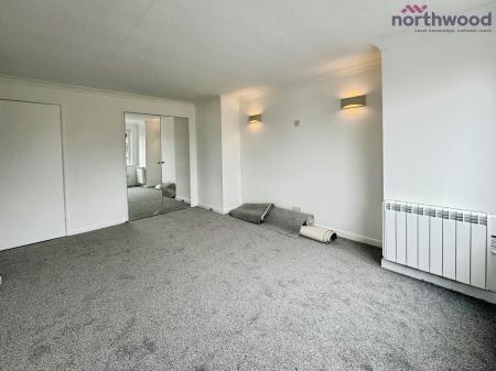 2 bedroom Flat to let in Elm Court, Westwood Road, SO17