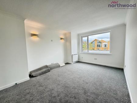 2 bedroom Flat to let in Elm Court, Westwood Road, SO17
