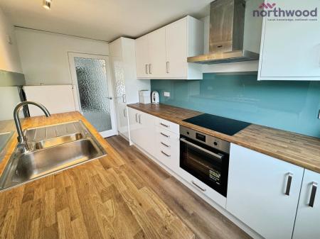 2 bedroom Flat to let in Elm Court, Westwood Road, SO17