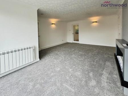 2 bedroom Flat to let in Elm Court, Westwood Road, SO17