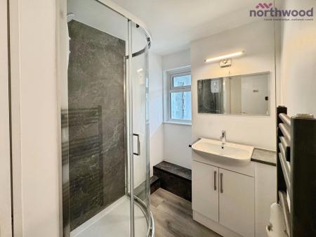 2 bedroom Flat to let in Elm Court, Westwood Road, SO17