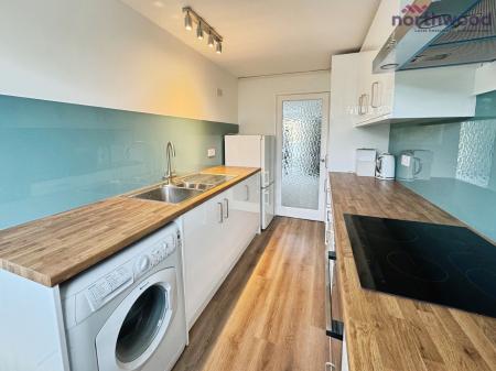 2 bedroom Flat to let in Elm Court, Westwood Road, SO17