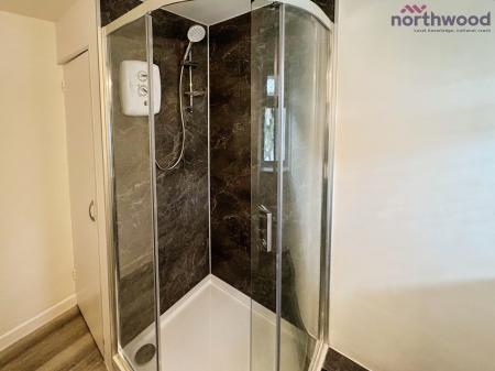 2 bedroom Flat to let in Elm Court, Westwood Road, SO17