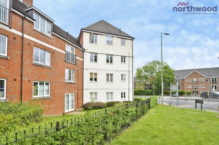 2 bedroom Flat to let in Rostron Close, West End, SO18
