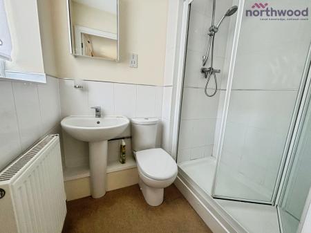 2 bedroom Flat to let in Rostron Close, West End, SO18