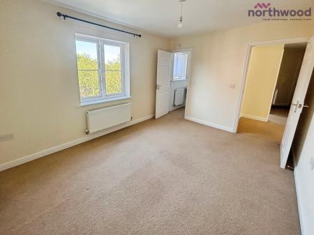 2 bedroom Flat to let in Rostron Close, West End, SO18