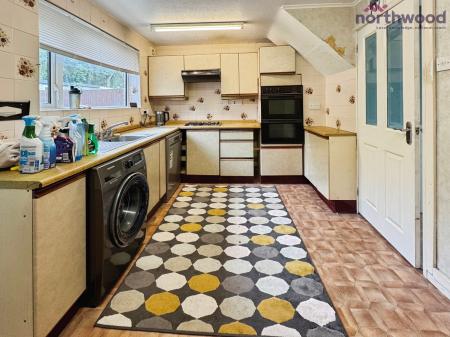 3 bedroom Semi-detached house to let in Greywell Avenue, SO16