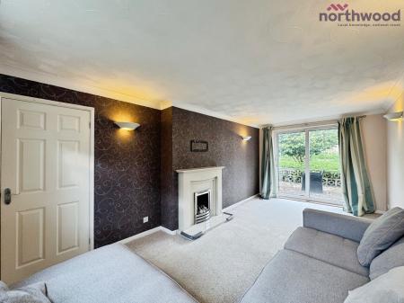 3 bedroom Semi-detached house to let in Greywell Avenue, SO16