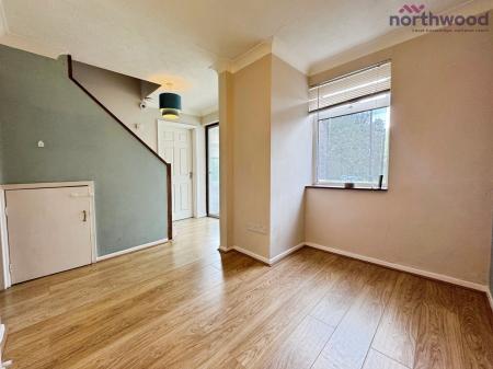 3 bedroom Semi-detached house to let in Greywell Avenue, SO16