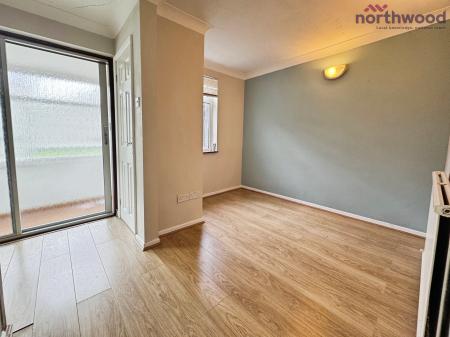 3 bedroom Semi-detached house to let in Greywell Avenue, SO16