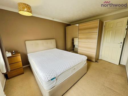 3 bedroom Semi-detached house to let in Greywell Avenue, SO16