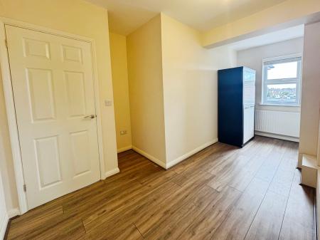 2 bedroom Flat to let in Doncaster Road, Eastleigh, SO50