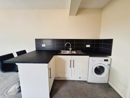 2 bedroom Flat to let in Doncaster Road, Eastleigh, SO50