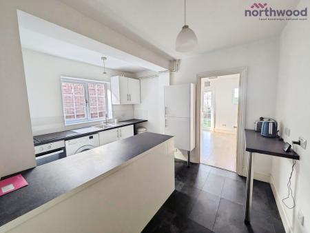 2 bedroom Semi-detached house to let in Moorgreen Road, West End, SO30