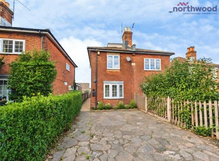 2 bedroom Semi-detached house to let in Moorgreen Road, West End, SO30