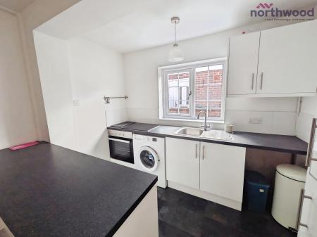 2 bedroom Semi-detached house to let in Moorgreen Road, West End, SO30