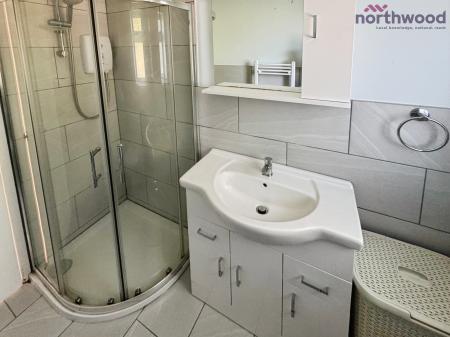 2 bedroom Semi-detached house to let in Lynn Close, West End, SO18