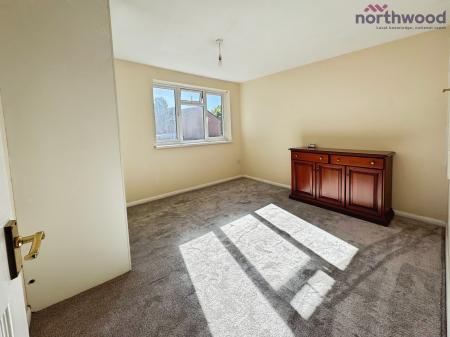 2 bedroom Semi-detached house to let in Lynn Close, West End, SO18