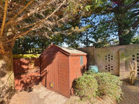2 bedroom Semi-detached house to let in Lynn Close, West End, SO18