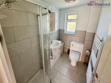 2 bedroom Semi-detached house to let in Lynn Close, West End, SO18