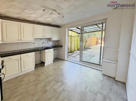 2 bedroom Semi-detached house to let in Lynn Close, West End, SO18