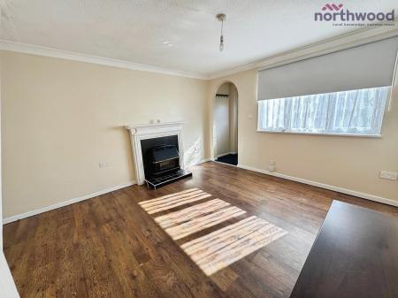 2 bedroom Semi-detached house to let in Lynn Close, West End, SO18