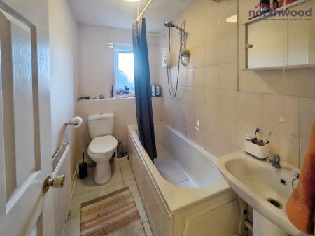 2 bedroom Flat to let in Monarch Way, West End, SO30