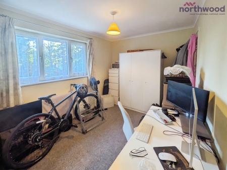 2 bedroom Flat to let in Monarch Way, West End, SO30
