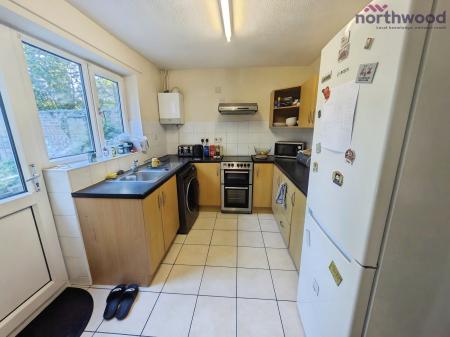 2 bedroom Flat to let in Monarch Way, West End, SO30