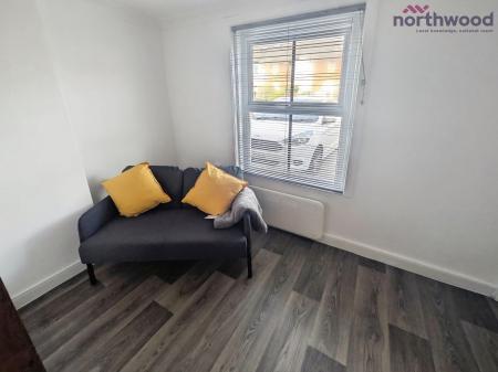 1 bedroom Flat to let in Kingston Road, SO15